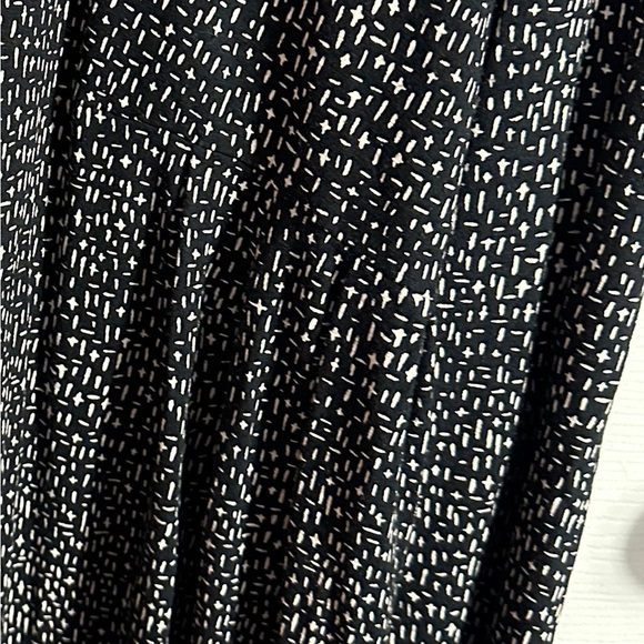J. Jill black and white Wearever dress, size Large, loose and stretchy - Picture 6 of 8